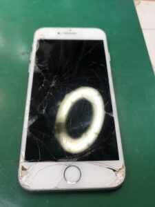 iPhone8画面修理