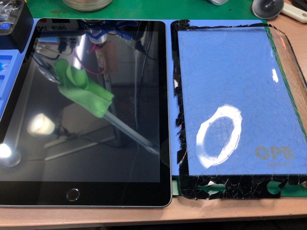 iPad第6世代　ガラス割れ修理　北千住