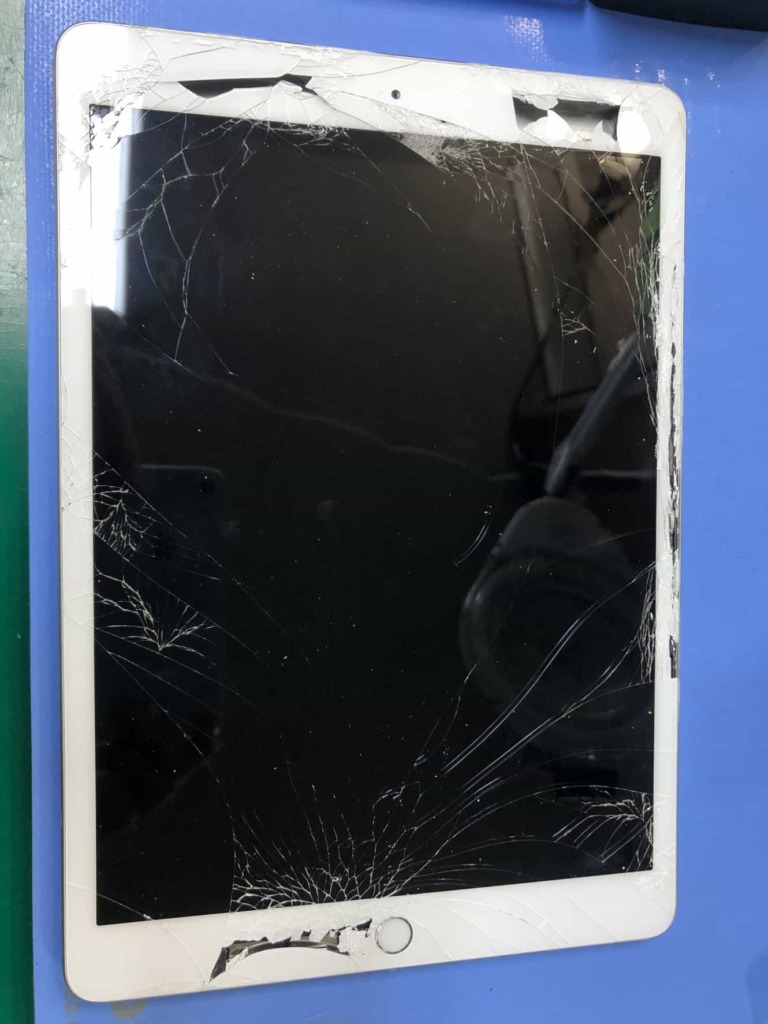 iPad6ガラス割れ修理　北千住