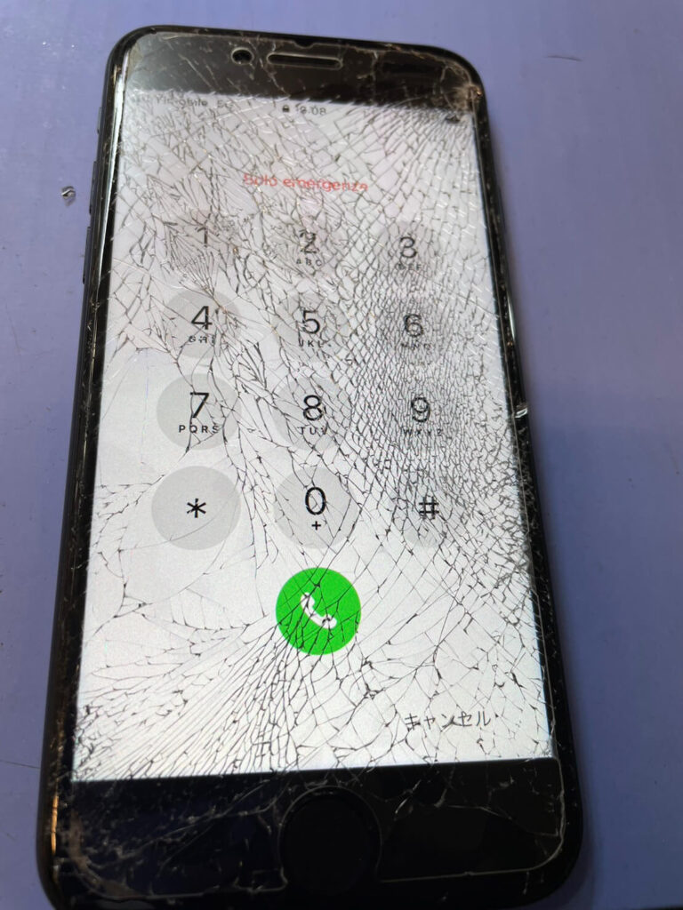 iPhoneSE3画面修理の注意点 スマホ修理屋フレンド北千住店