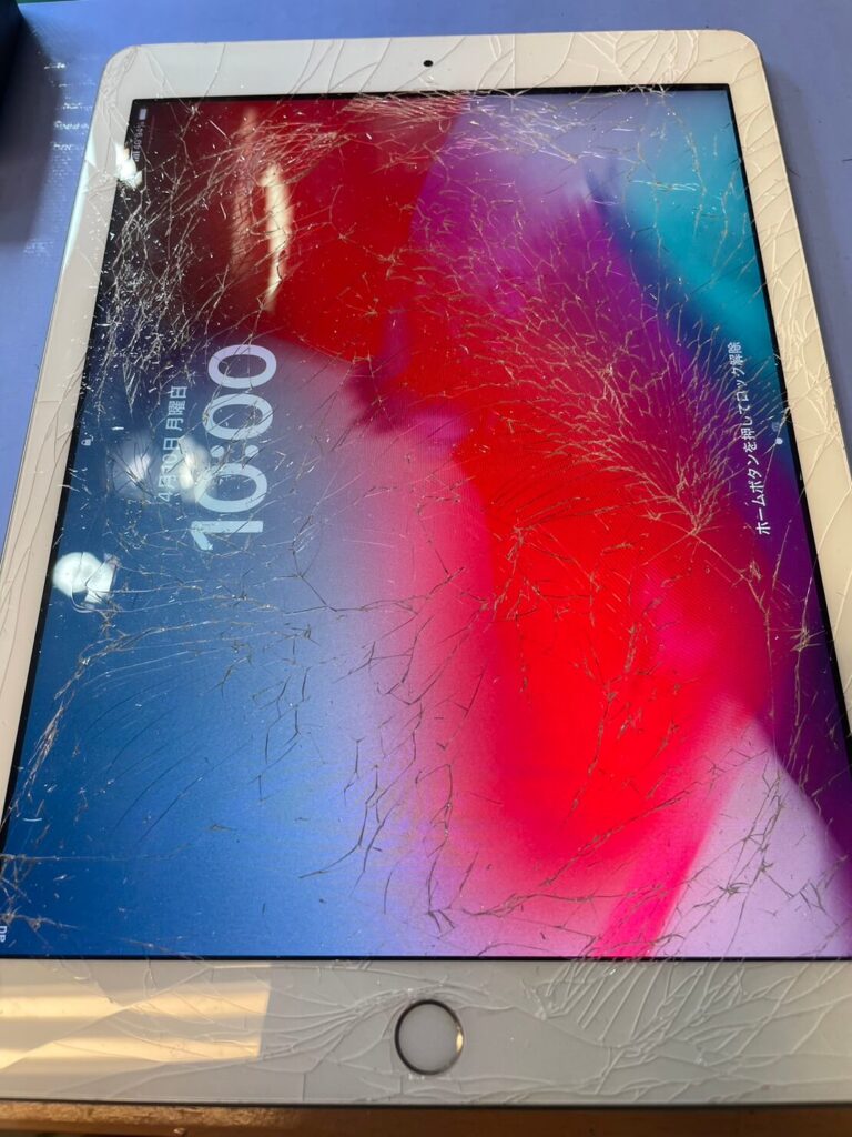 iPadガラス割れ修理　北千住